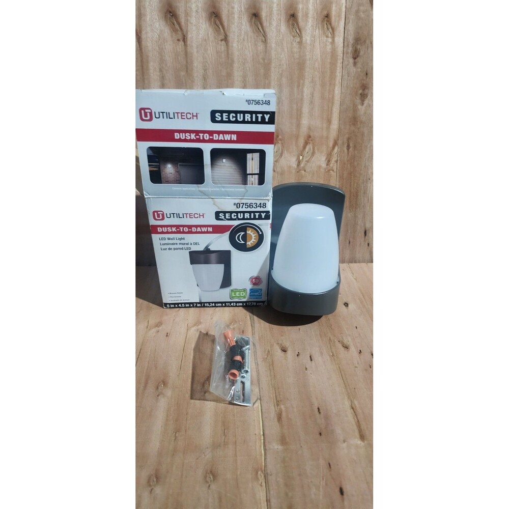 Utilitech  Bronze LED Porch Light Dusk to Dawn Area Light